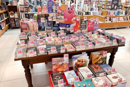 Livrarias Catarinense têm descontos de até 90% em livros, papelaria, presentes e brinquedos