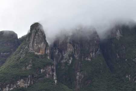 Aproveitar temporada de montanhas no PR e SC até setembro é opção para aventureiros