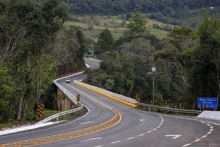 SC-283: Trecho restaurado de estrada entre Chapecó e Arvoredo é inaugurado