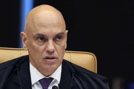 Alexandre de Moraes multa X e Starlink em R$ 5 milhões por burlar bloqueio da rede social