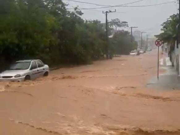 alagamentos-em-balneario-camboriu-e-itajai-reproducao-7