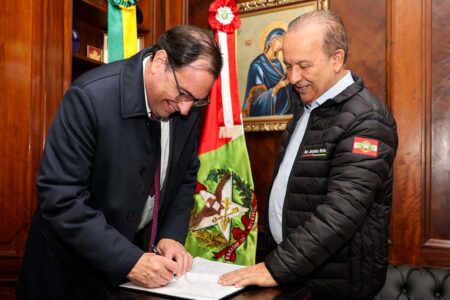 Após missão internacional de 11 dias, Jorginho reassume o Governo de Santa Catarina
