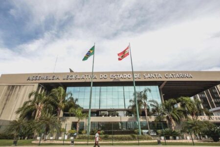 Alesc recebe 31 propostas que entram em tramitação na retomada das atividades
