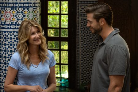 ‘Amores Solitários’, novo romance com Laura Dern e Liam Hemsworth, chega à Netflix na próxima semana