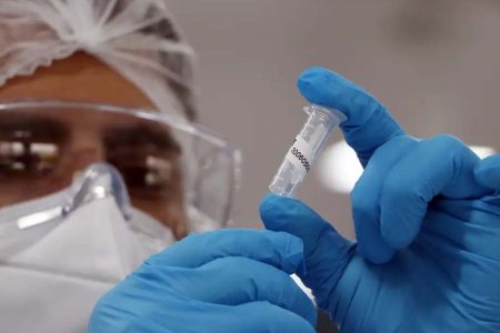 Nova variante do vírus da covid, XEC é identificada em Santa Catarina, RJ e SP