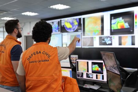 Defesa Civil emite alerta para chuva intensa em quase todas as regiões de SC