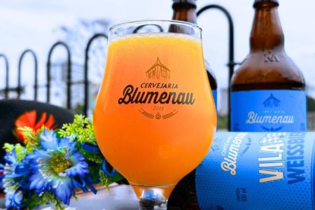 Mimosa de Blumenau: coquetel ganha versão inspirada na Oktoberfest, com cerveja e suco de laranja