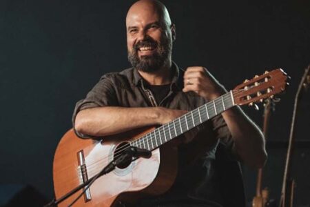 Cinema do CIC recebe exibição dos documentários sobre Guitarras da Serra e Dudu Pimentel