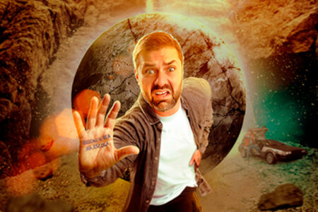 Comediante Fábio Rabin apresenta o stand-up ‘Ladeira Abaixo’ no Teatro Ademir Rosa