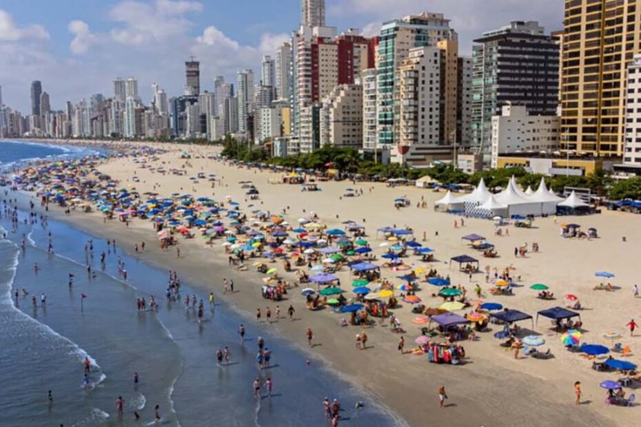 balneario camboriu praia limpeza hojesc