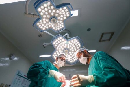 Santa Catarina realiza 16 mil cirurgias eletivas em outubro e bate novo recorde