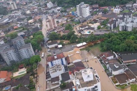 SC tem mais de 1,3 mil pessoas afetadas pelas chuvas e 25 cidades com ocorrências
