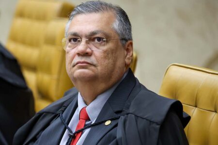 Dino suspende pagamentos de R$ 4,2 bilhões em emendas e manda Polícia Federal investigar ‘apadrinhamento’