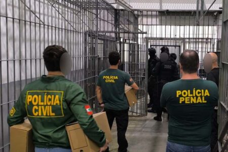 Operação em Santa Catarina mira advogados e presidiários suspeitos de crimes