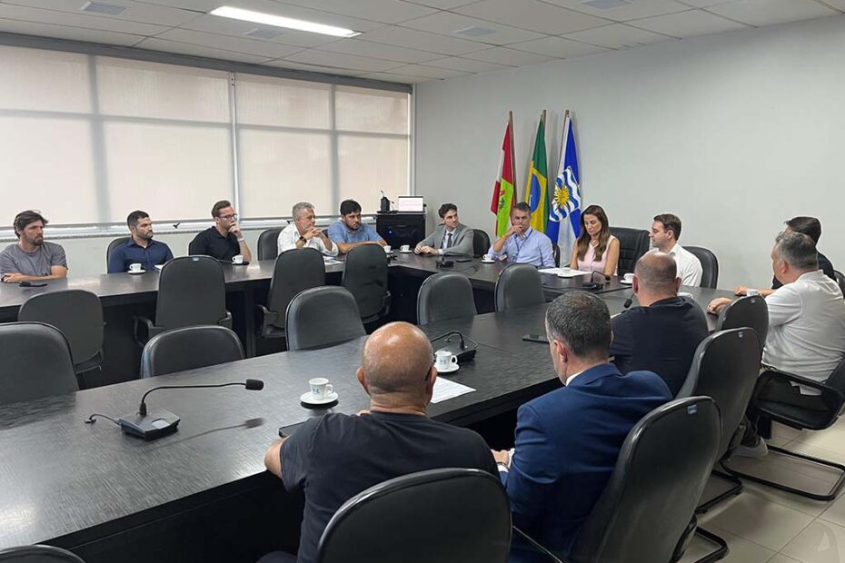 Balneário Camboriú juliana pavan reuniao hojesc