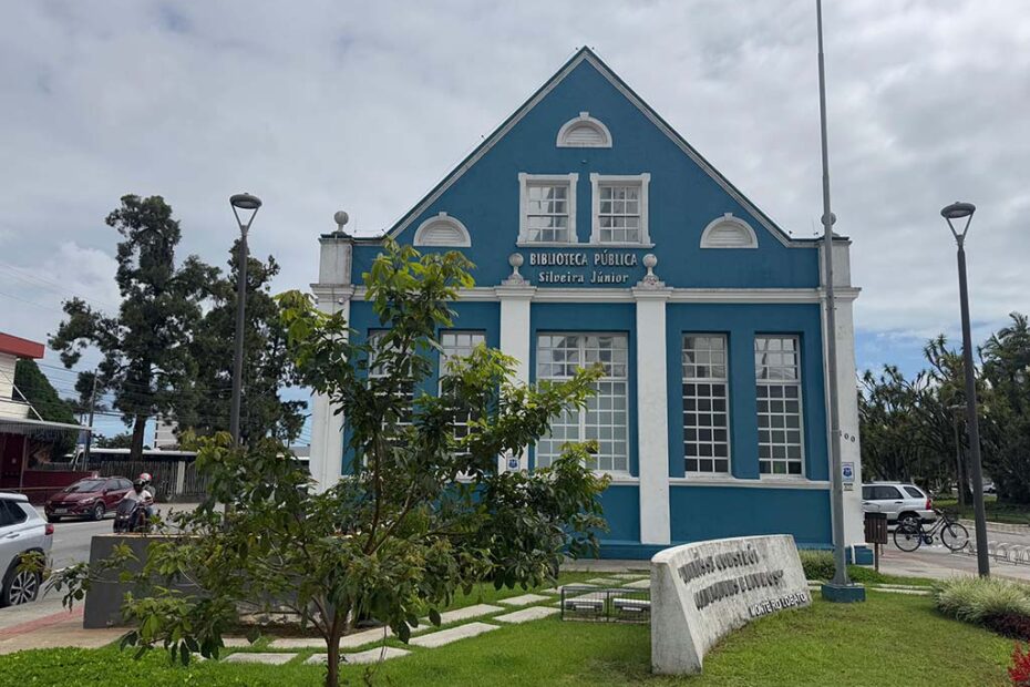 Biblioteca Pública de Itajaí hojesc