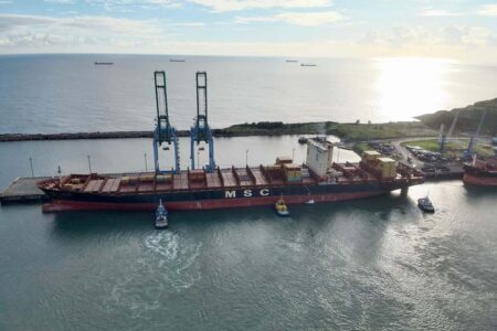 Navio MSC VILDA X é o maior da história a atracar no Porto de Imbituba
