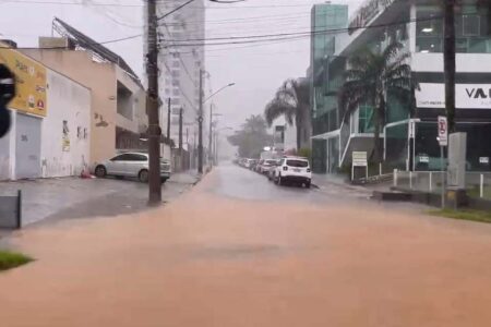 Chuva forte atinge Baln. Camboriú, Itajaí e Camboriú e provoca alagamentos; veja fotos
