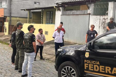 Camboriú realiza levantamento de construções irregulares em área federal