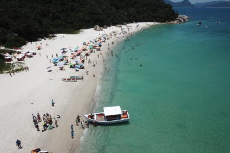 Florianópolis: Visitantes da Ilha do Campeche vão precisar de autorização a partir deste sábado (11)