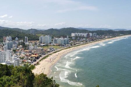 Relatório de balneabilidade aponta apenas um ponto impróprio para banho em Itajaí