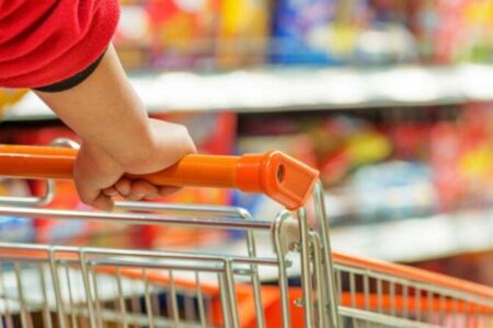 Procon de Joinville divulga primeiras pesquisas de preços da cesta básica de 2025