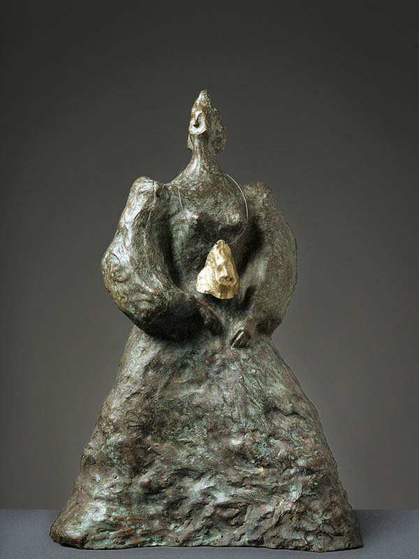 "Cheia de Si" - Elizabeth Titton - 1995 - Bronze - 65,5x47,5x25,5cm - Museu Oscar Niemeyer - Curitiba.