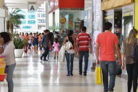 Vendas no comércio fecham 2024 com alta de 4,7%, a maior desde 2012