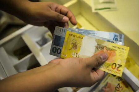 Governo Federal paga R$ 2,3 bi em abono salarial a nascidos em janeiro; saiba como consultar