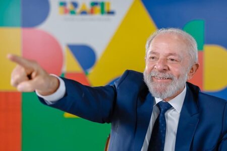 Lula defende regulação de ‘imprensa digital’ e chama Congresso e STF para discutir o assunto