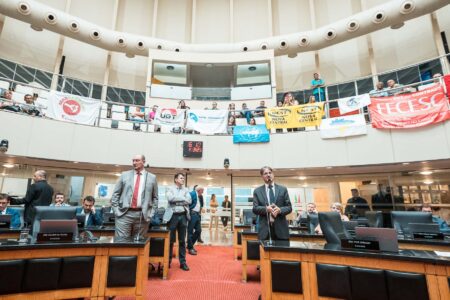 Alesc aprova novo salário mínimo regional de até R$ 1.978