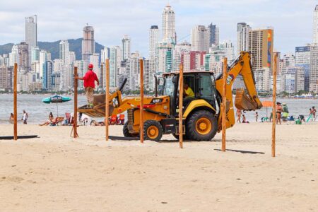 Balneário Camboriú: obra da macrodrenagem norte da Praia Central é iniciada