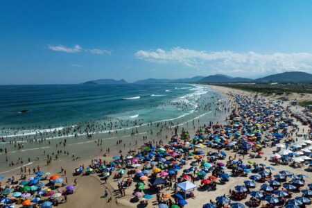 Impulsionado pelo turismo, SC tem o maior crescimento do País no setor de serviços