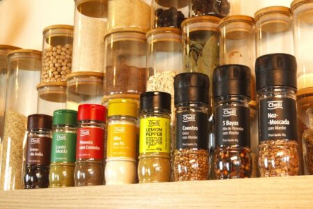 Com várias cores e aromas, temperos naturais têm poder de realçar o sabor natural dos alimentos