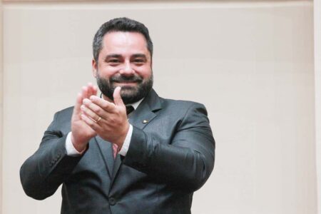Jeferson Cardozo toma posse na Assembleia Legislativa de Santa Catarina