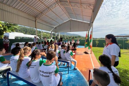 Camboriú entrega reforma da Escola Infantil Professor Hercílio Zimmermann