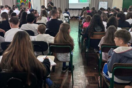 Escolas de SC contarão com plano para enfrentamento de crises