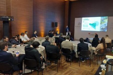 Joinville apresenta atrativos e potencial para investimentos em parques temáticos no SINDEPAT Summit 2025