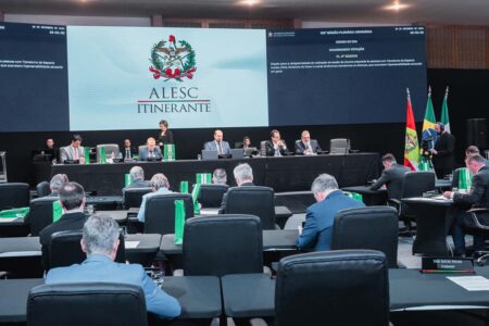 Deputados definem novas edições da Alesc Itinerante em 4 cidades