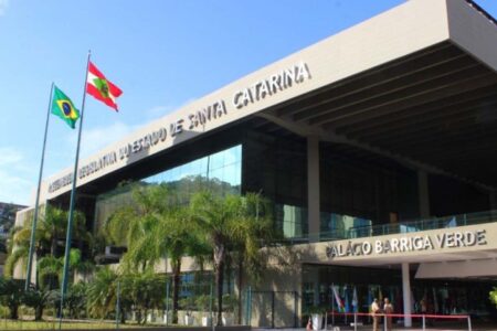 Alesc: Deputados debatem causa animal, esporte e estadualização de vias municipais nesta semana