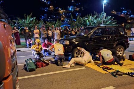 Após acidente, homem é resgatado embaixo de veículo em Florianópolis; veja as fotos