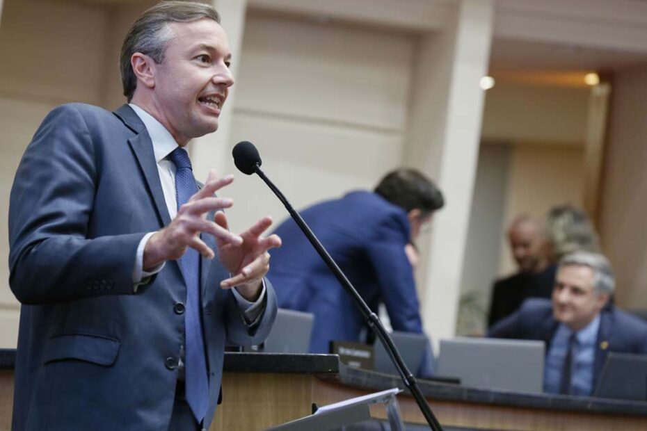 napoleao bernardes deputado alesc