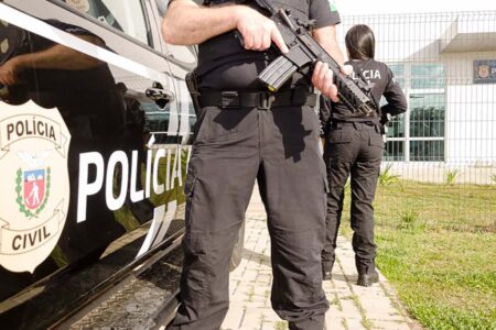 Polícia prende homem em Palhoça que estava foragido a mais de 7 anos por crimes cometidos no PR