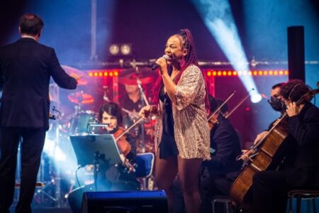 Camerata Florianópolis apresenta repertório pop no palco do Teatro Ademir Rosa