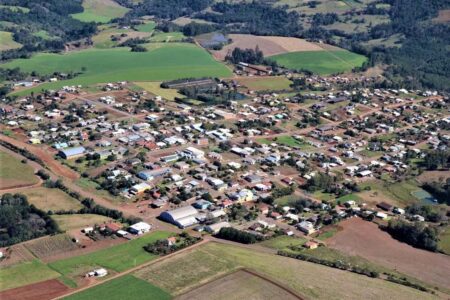 Polícia Federal deflagra ação de combate a corrupção eleitoral em Belmonte (SC)