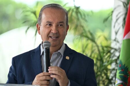 Jorginho anuncia pagamento de metade do 13º salário dos servidores públicos no dia 15 de julho