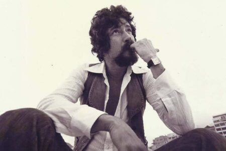 Raul Seixas 80 anos: 5 canções que marcaram a trajetória do eterno maluco beleza