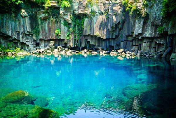 Cheonjiyeon Waterfalls (Jeju Island)