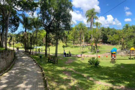Festa da Farinhada celebra produção artesanal de mandioca em Florianópolis
