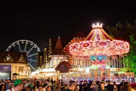 Oktoberfest Blumenau 2025 terá parque de diversões no estacionamento do Galegão